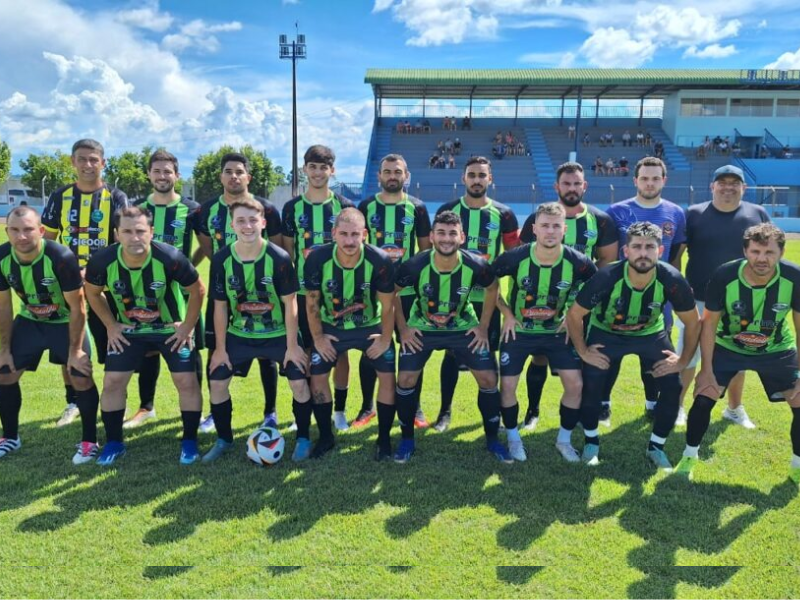 Time do Pinheiros, que venceu Dois Vizinhos por 3×1, na estreia da Copa dos Campeões