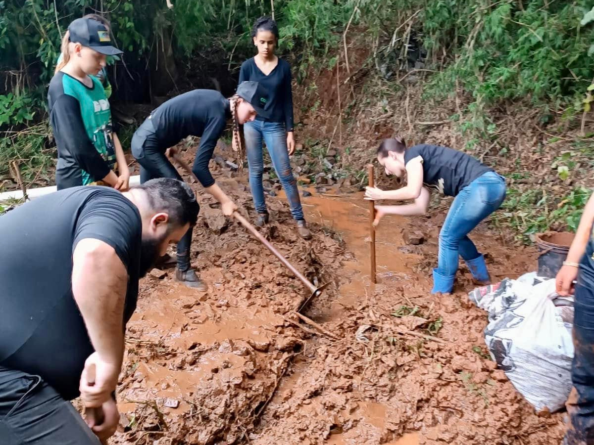 Ação de proteção de Fonte d'água na Comunidade Cristo Rei