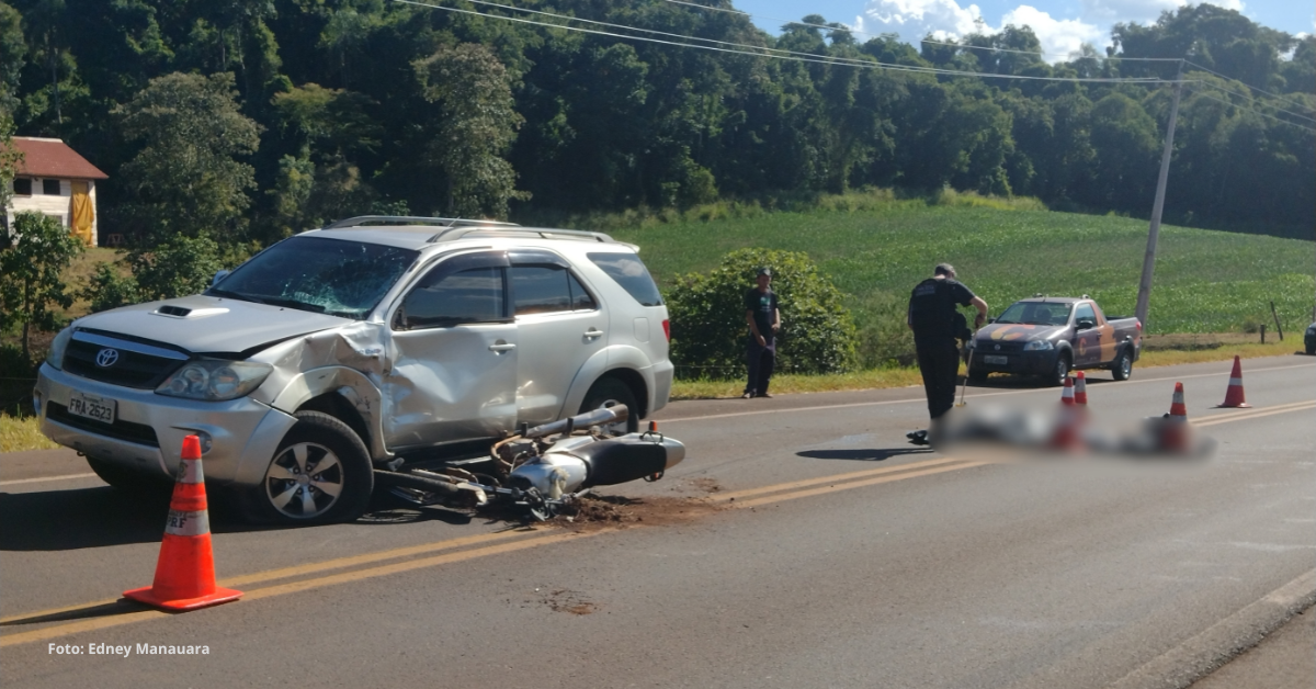 Local da colisão na BR-163, em Capanema, com veículos envolvidos