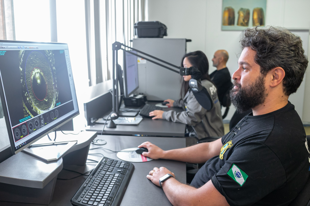 Equipamento IBIS TRAX HD3D usado no Sinab para compatibilidade balística