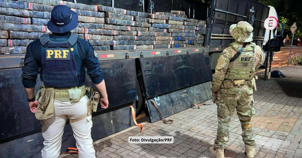 PRF apreende 1,6 tonelada de maconha em carreta abandonada em Toledo