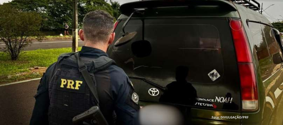 PRF recupera veículo roubado com placa paraguaia em Foz do Iguaçu