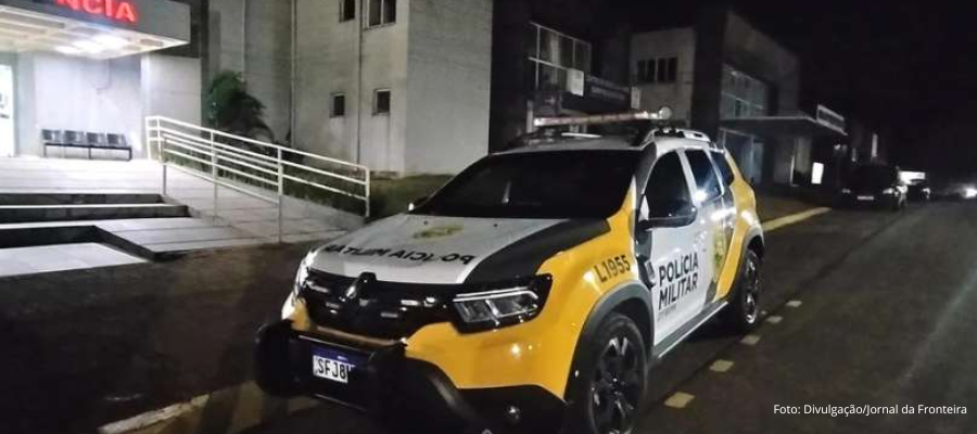 Viatura da Polícia Militar em patrulha noturna