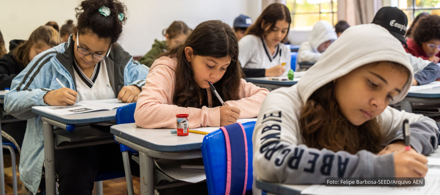 Escolas devem orientar crianças em sala de aula