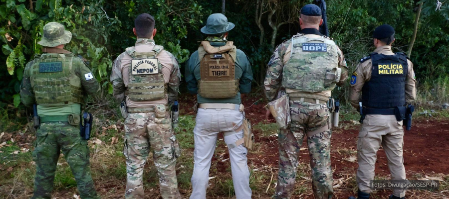 Forças de segurança durante a Operação Sinergia II