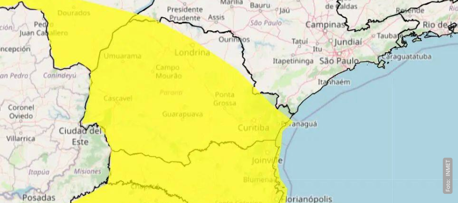 Céu carregado com tempestade se formando no Paraná