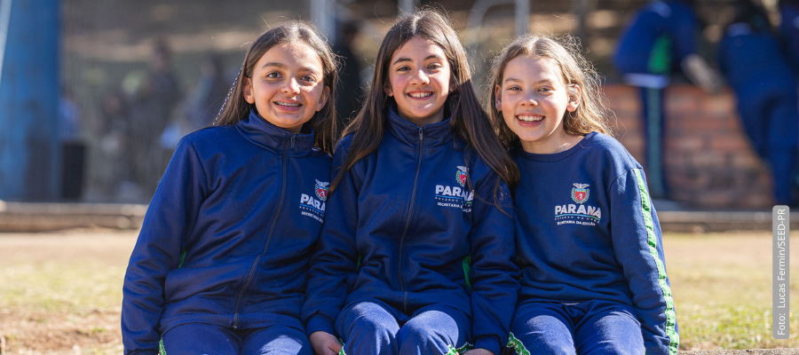 Alunos realizam matrículas rede estadual Paraná 2026 online
