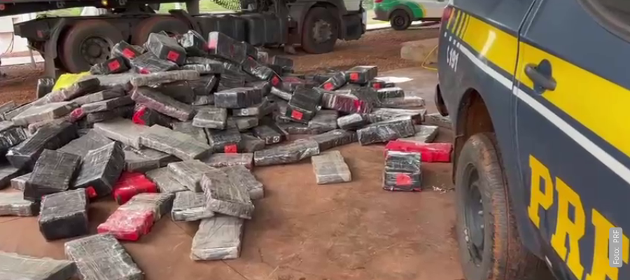 PRF apreende carreta com 2,6 toneladas de maconha escondidas em carga de milho em Realeza