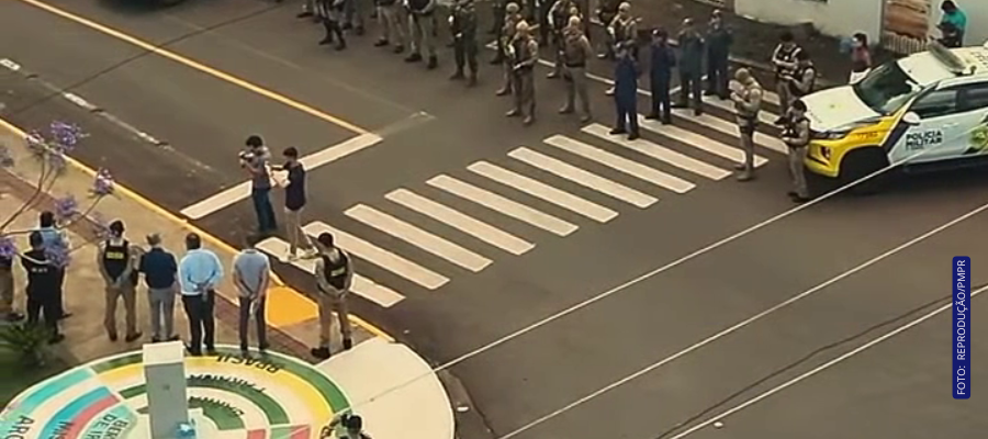 Autoridades durante lançamento da Operação Simultânea Barracão no Marco das Três Fronteiras.