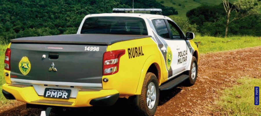 Policiais durante abordagem na prisão Capanema espingarda em área rural.