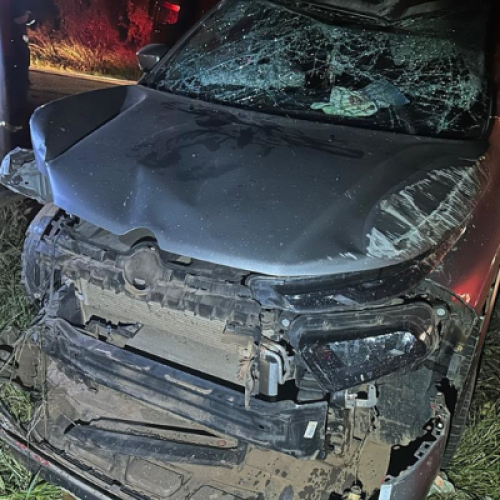 Colisão traseira entre Golf e Toro é registrada na PRC-280