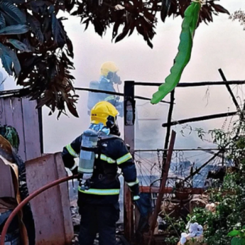 Incêndio destrói casa de idosa em Barracão