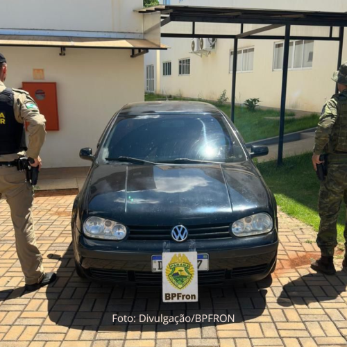Volkswagen Golf recuperado pela Polícia Militar na região de fronteira. Foto: Divulgação/BPFRON