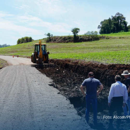 Melhoria Estrada que liga a sede de Capanema à comunidade de Santo Antônio do Siemes. Foto: Ascom Prefeitura de Capanema