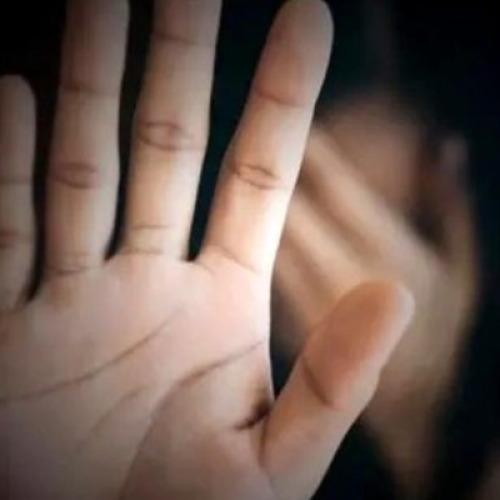 Homem é baleado pela filha ao agredir esposa em São João