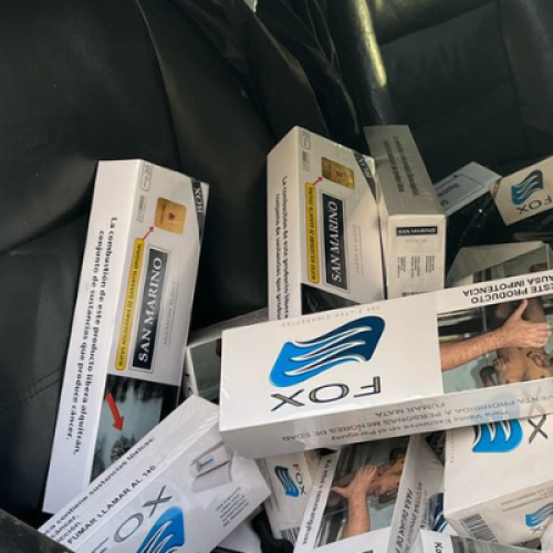 Veículo carregado com cigarros contrabandeados é apreendido na PR-562, em São João