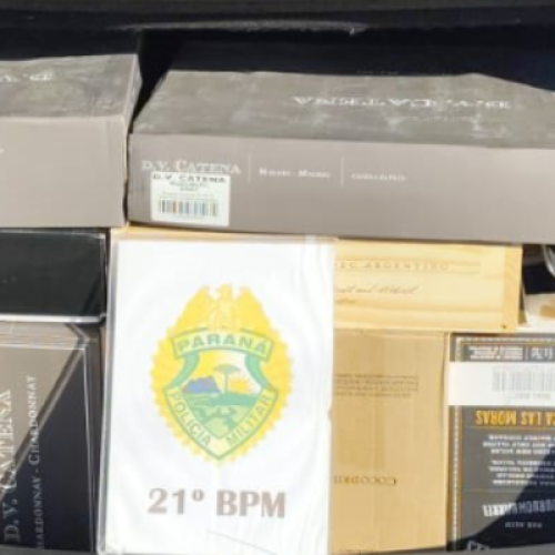 Polícia Militar apreende vinhos argentinos na BR-280 em Flor da Serra do Sul