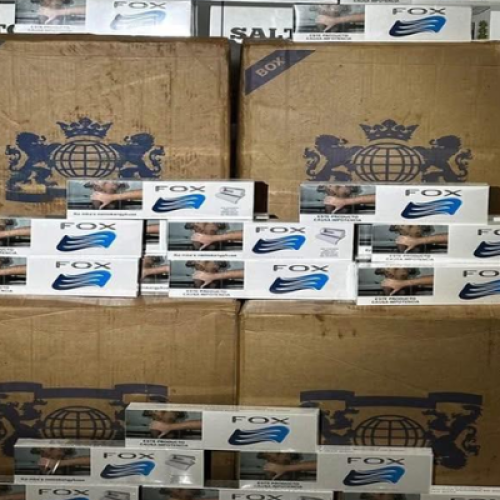 Veículo com cigarros contrabandeados capota na PR-281 em Salto do Lontra