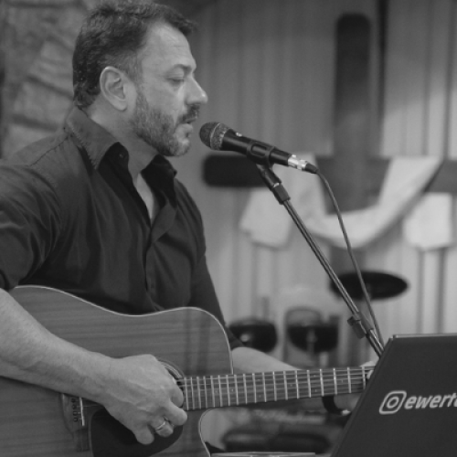 Músico Ewerton Zanata antes do ocorrido na PR-483