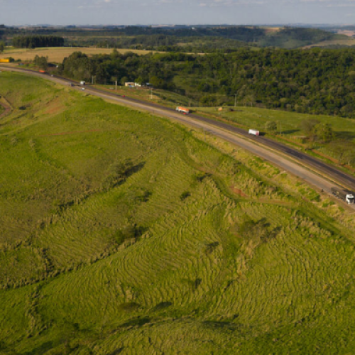 Obras noturnas na BR-163 realizadas pela EPR Iguaçu