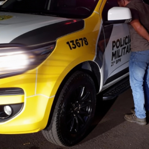 Homem embriagado preso em Capanema após desacatar policiais