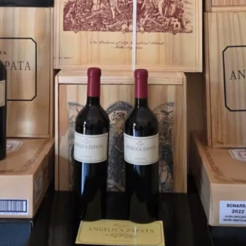 Vinhos apreendidos em Flor da Serra do Sul durante Operação Faro